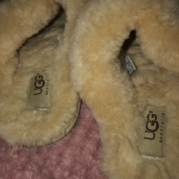UGG Schuffette Slippers - Picture 3 of 5